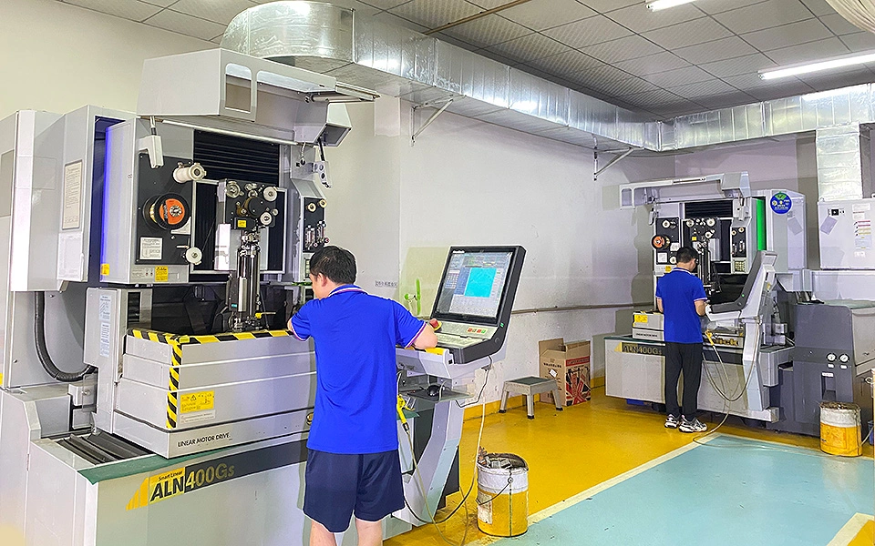 slow feeding wire cut machine